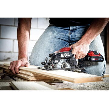 Skil Red SKIL 3540 DA Mini fierastrau cu acumulator „Compact brushless“, turatie 6000 /min, 3 discuri de schimb si geanta de transport, acumulator si incarcator