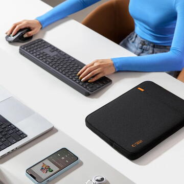Husă laptop Tech-Protect Defender pentru 15-16 inch, protecție premium antișoc, neagră