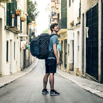 Thule 5317 Landmark 70L Unisex Travel Pack Darkest Blue