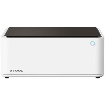 3-in-1 xTool M1 10W laser engraver